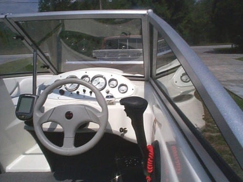 I Like This Dash,
Has Full Gauges, 
Even Tilt And Trim 
Gauges. AM/FM Casette
And MP3 Player.